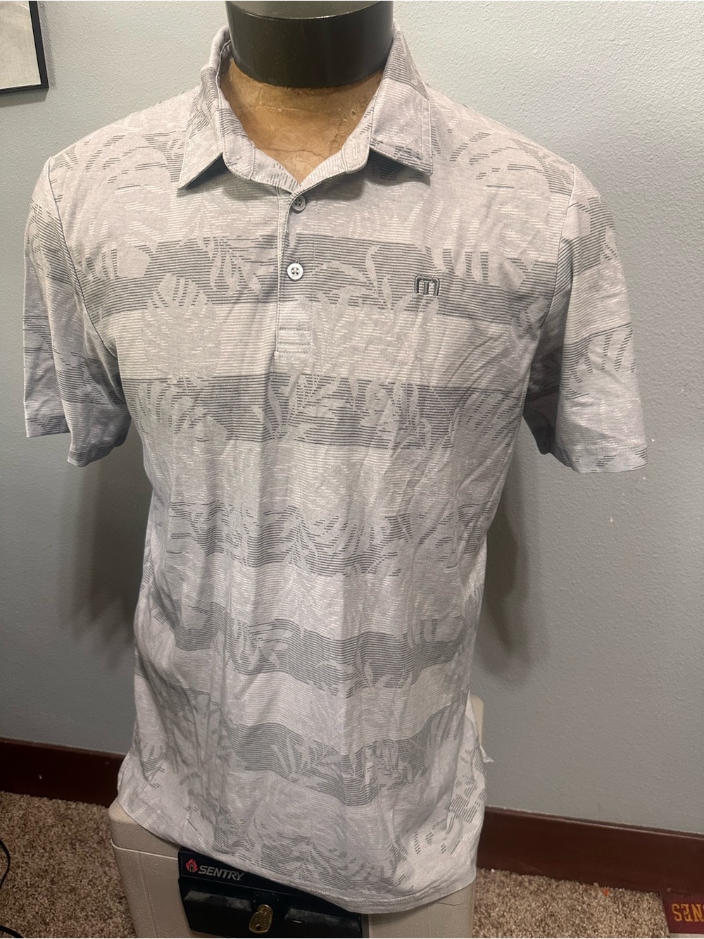 Travis Mathew Men's Light Gray Patterned Polo Shirt